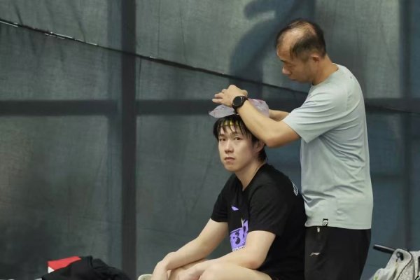 星速优配 屋顶会漏水，降温靠冰袋，赛中惊现无人机……印度把乒乓球亚锦赛办成了闹剧